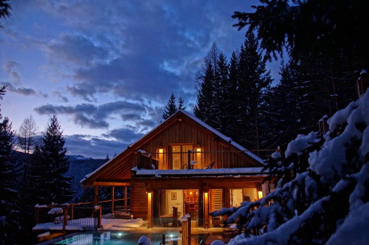 Waldhaus Ski Chalet with private Spa - secluded location